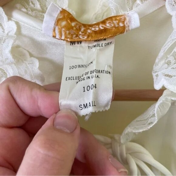 Vintage Ilise Stevens White Lace Nightgown Robe Made in USA SIZE SMALL - Picture 10 of 11